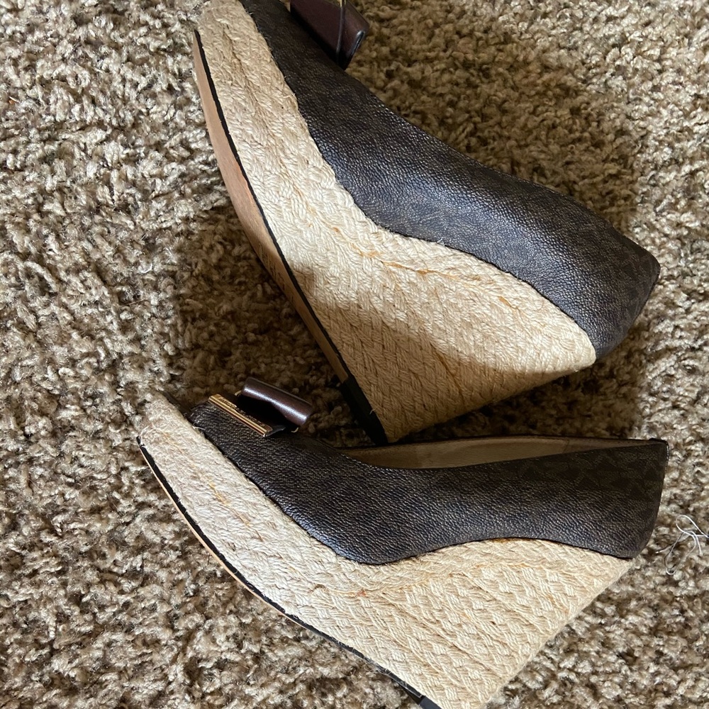 MK wedges